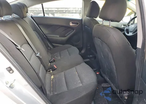 2017 Kia Forte Lx z USA, uszkodzony, nr VIN 3KPFK4A78HE136032